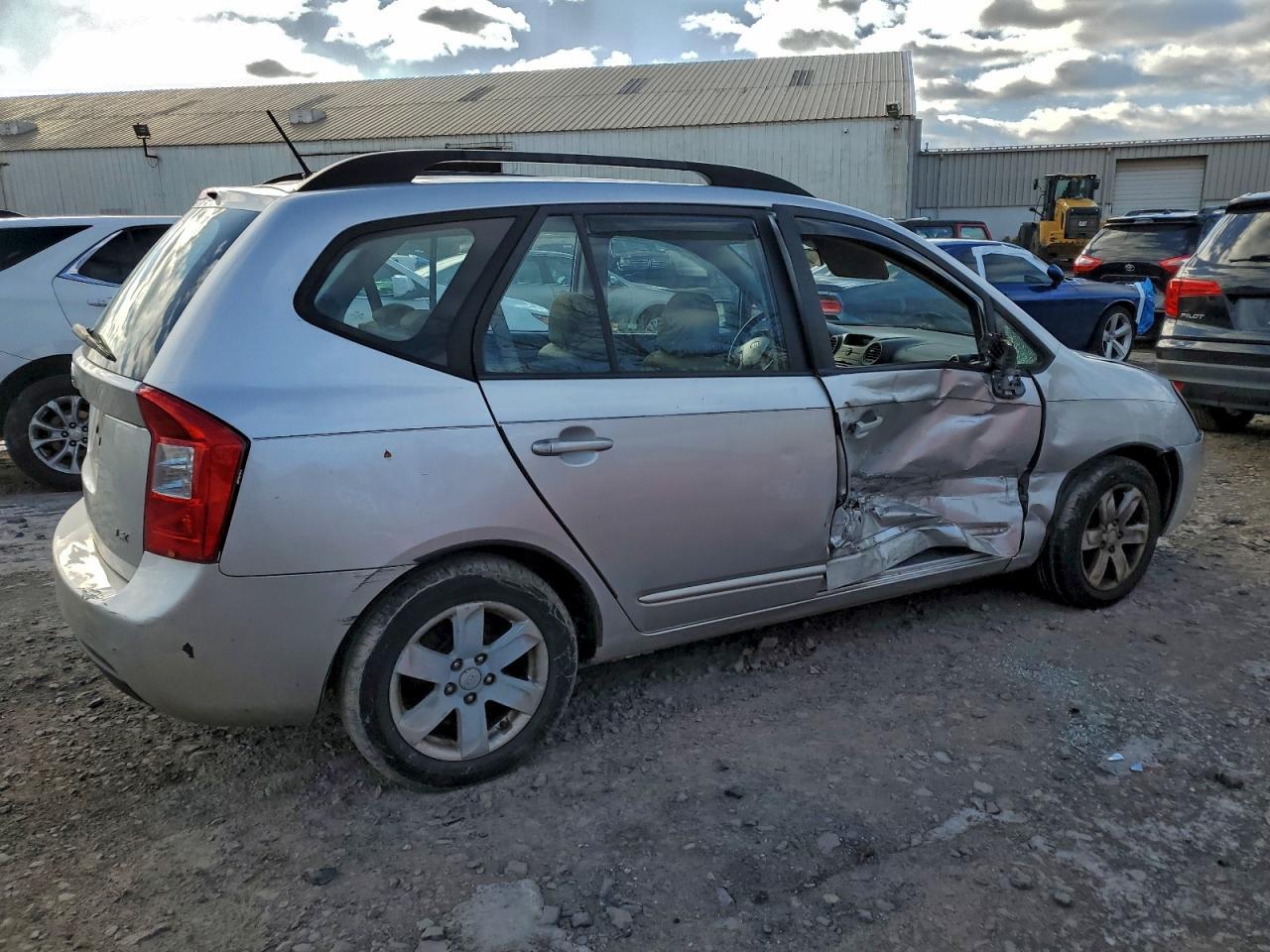 2009 KIA RONDO