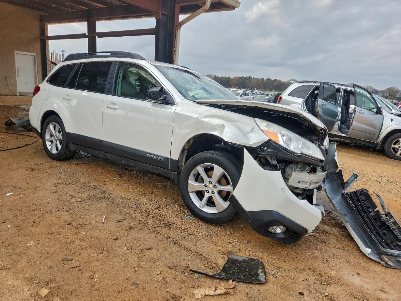 2013 SUBARU Outback
