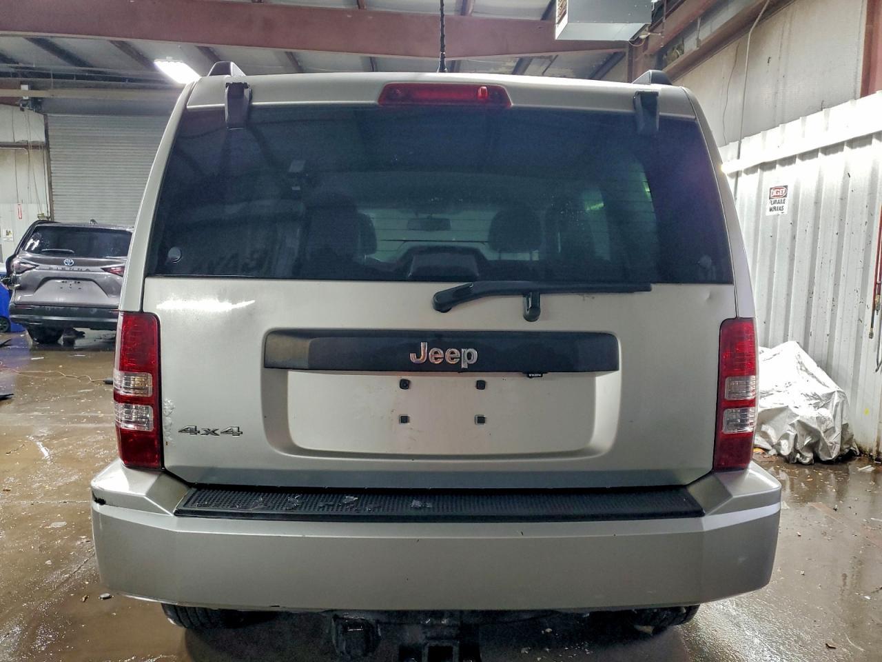 2012 JEEP Liberty