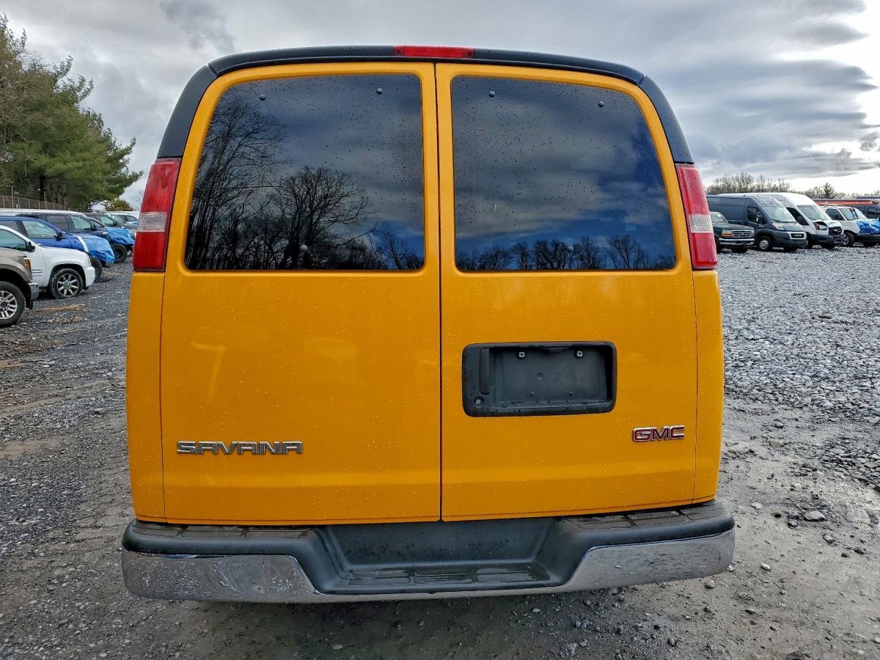 2017 GMC Savana