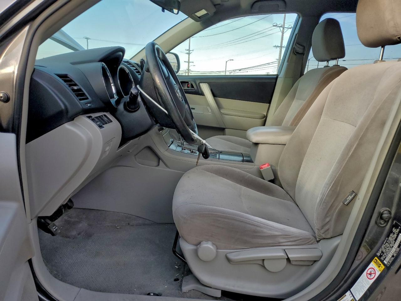 2010 TOYOTA HIGHLANDER