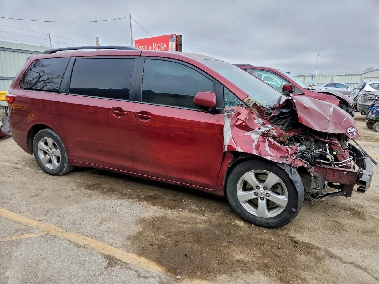 2015 TOYOTA SIENNA