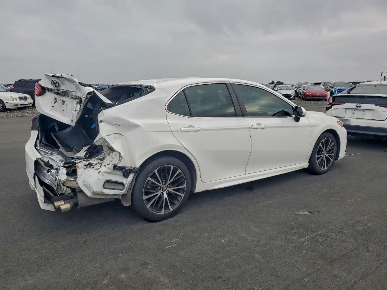 2018 TOYOTA CAMRY