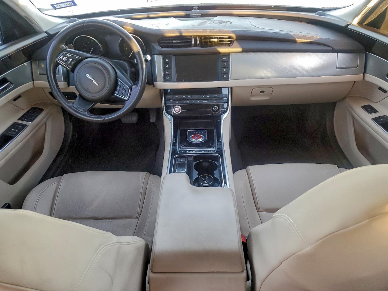 2017 JAGUAR XF