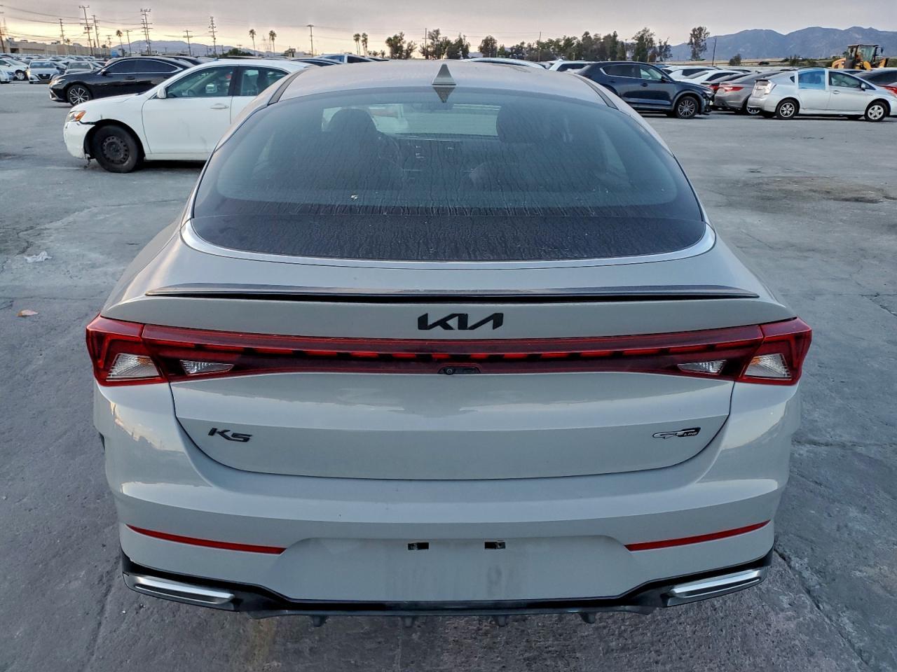 2022 KIA K5
