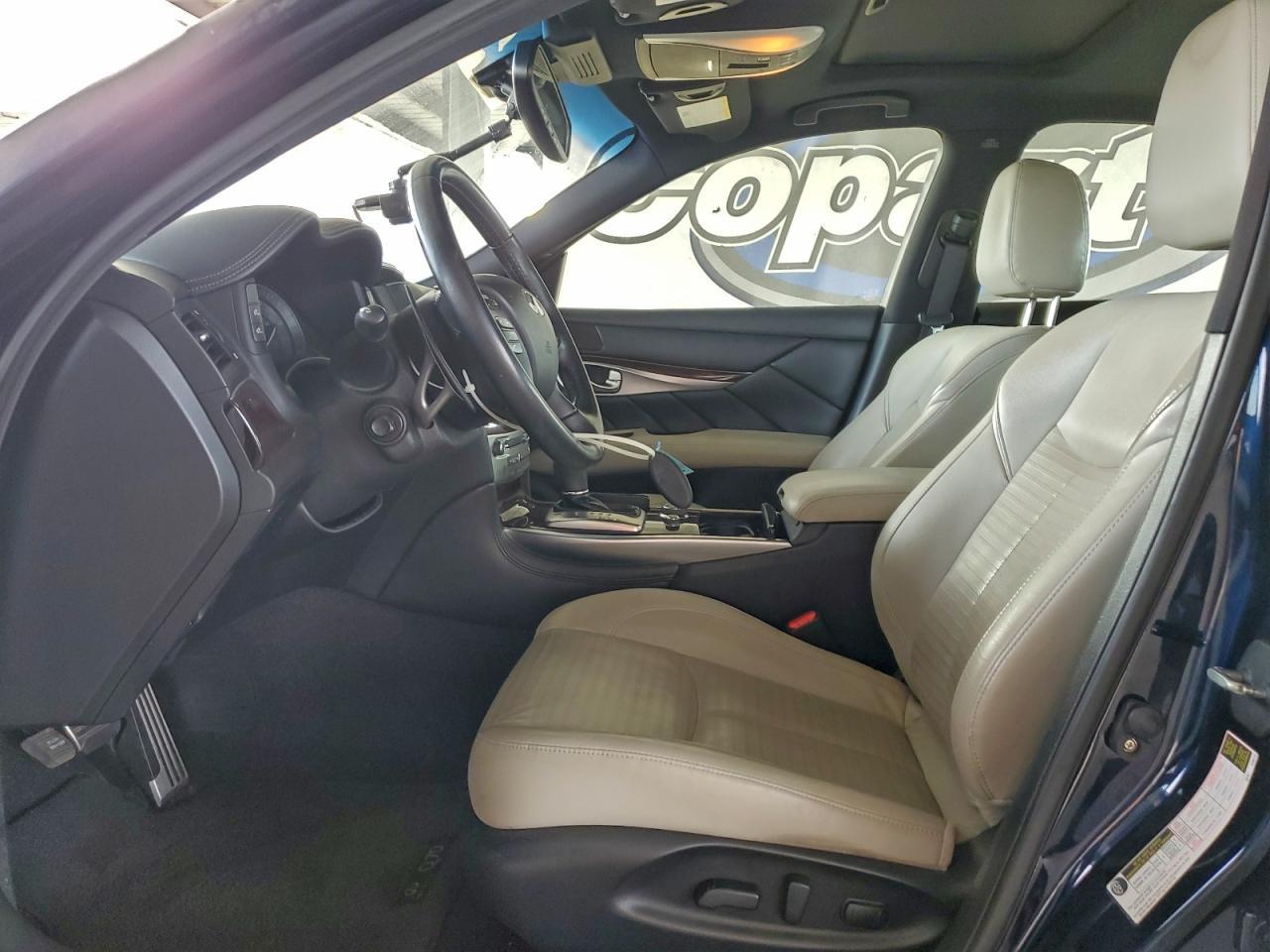 2015 INFINITI Q70