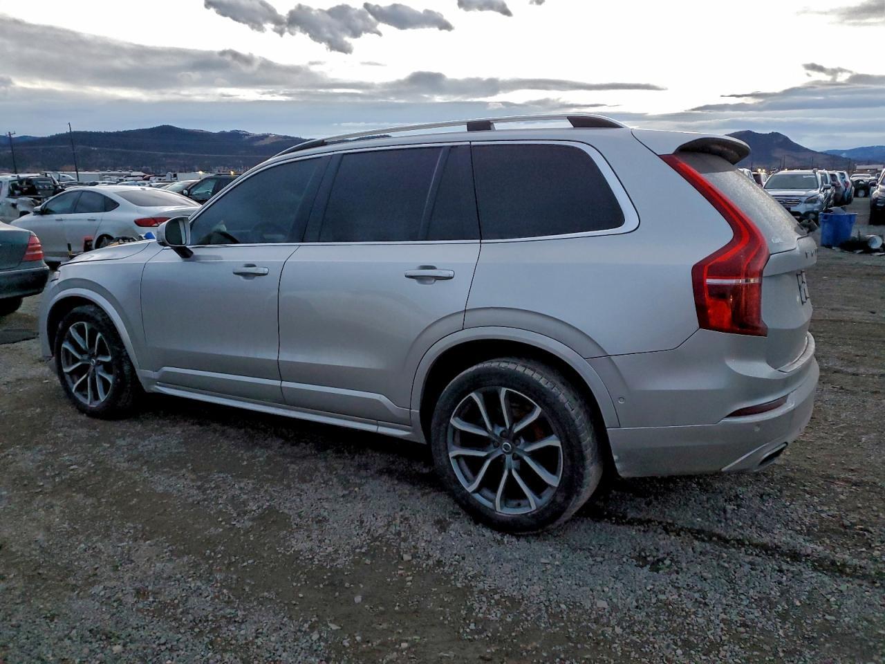 2017 VOLVO XC90