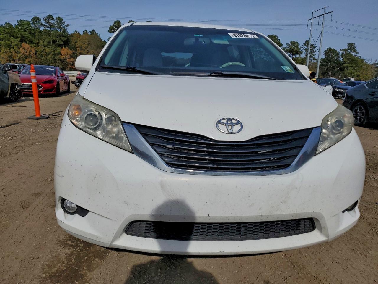 2012 TOYOTA SIENNA