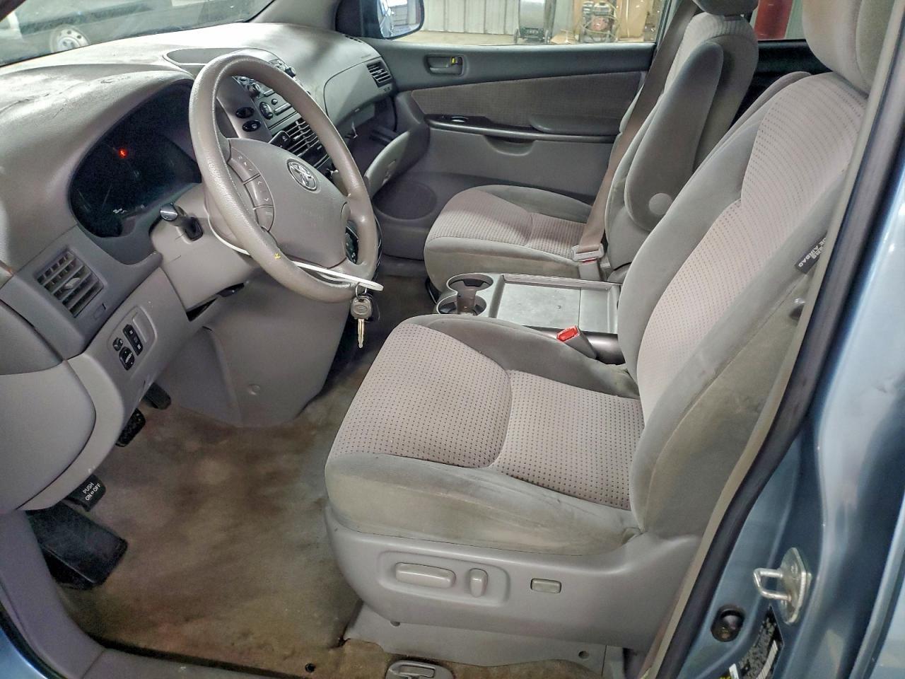 2006 TOYOTA SIENNA