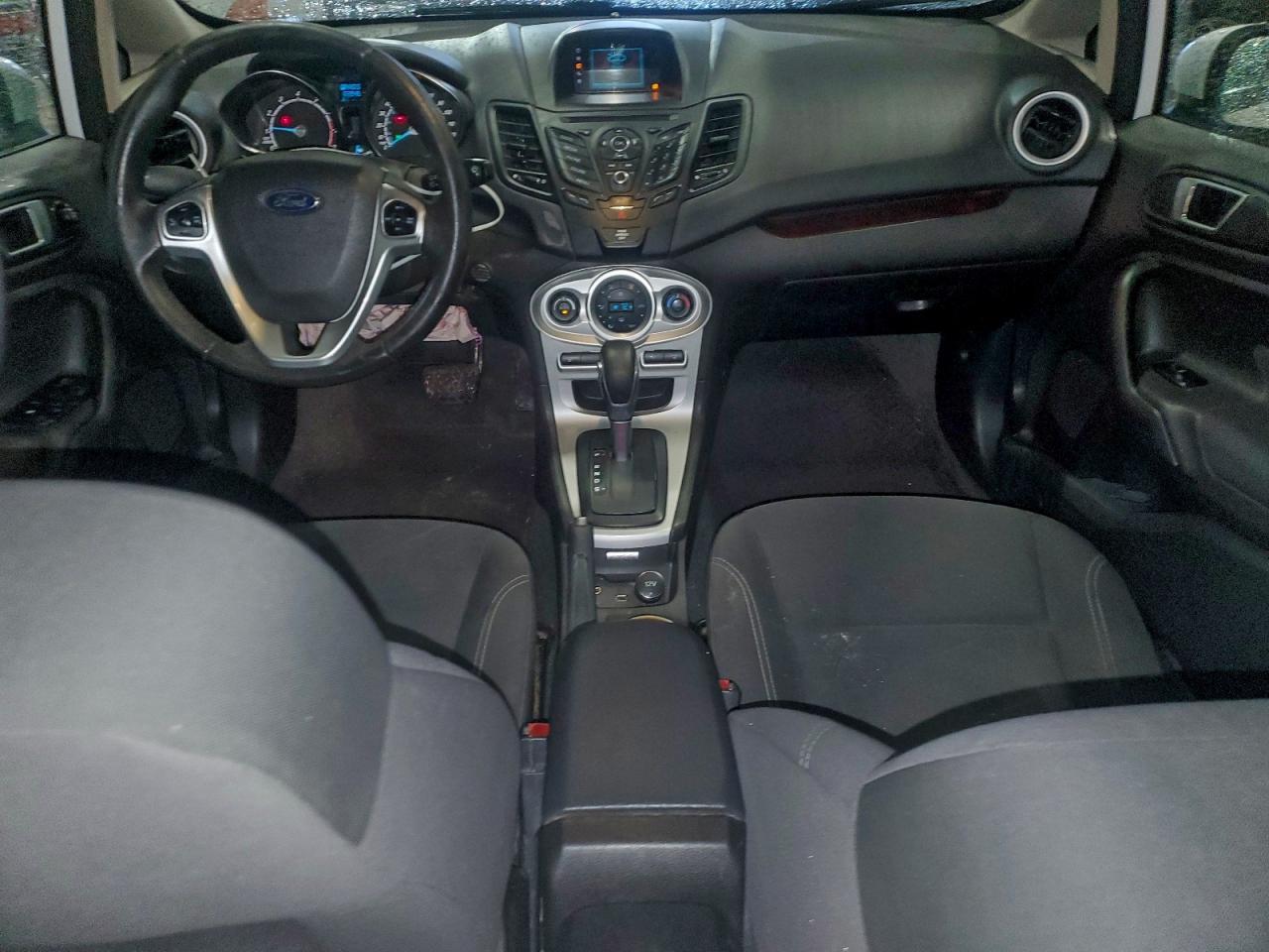 2015 FORD Fiesta