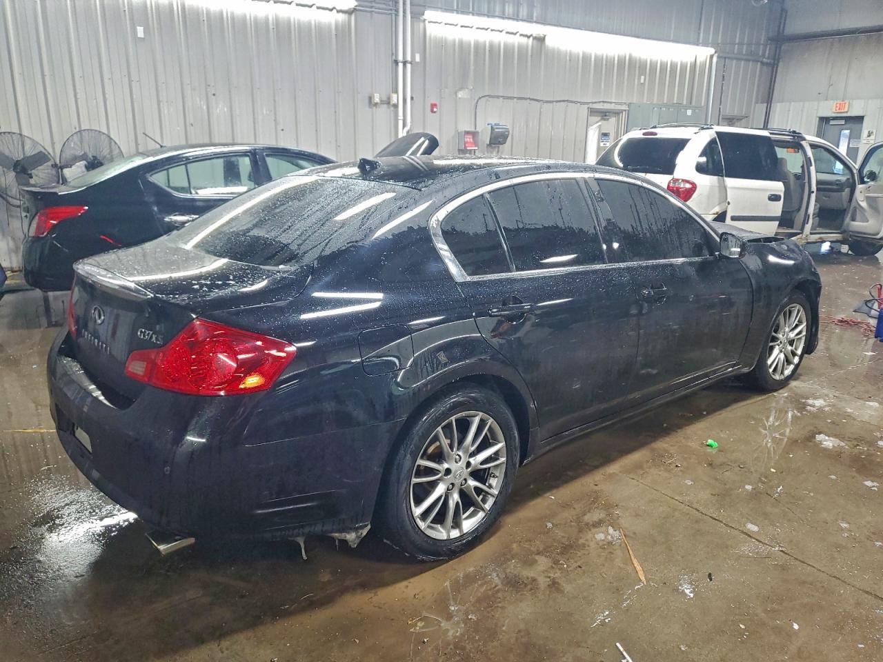 2012 INFINITI G37