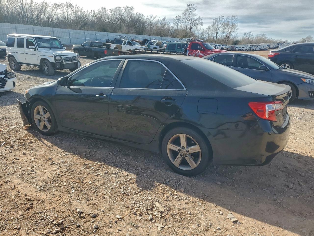 2014 TOYOTA CAMRY