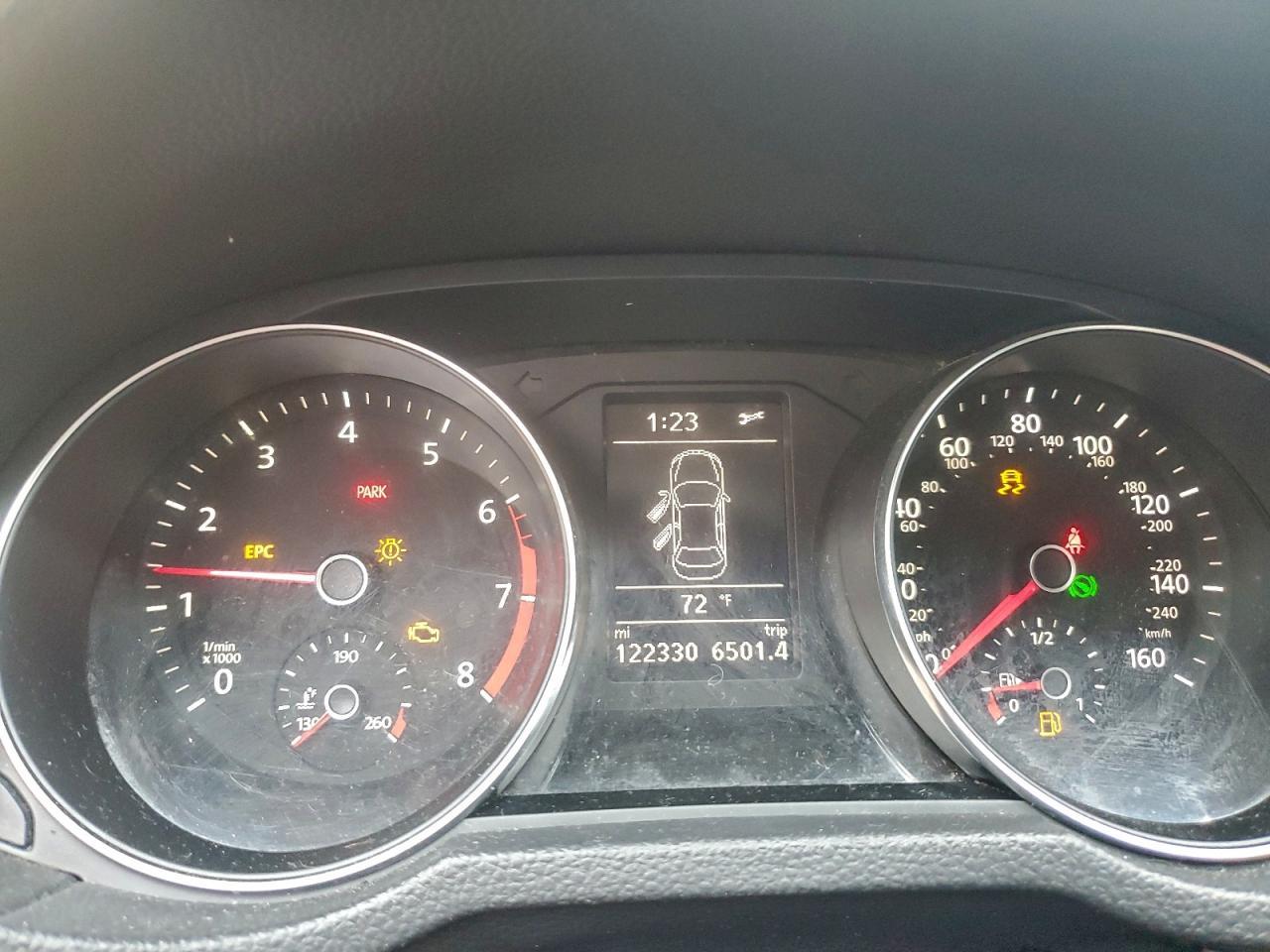 2017 VOLKSWAGEN Passat
