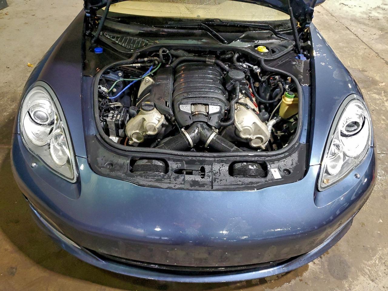 2010 PORSCHE Panamera