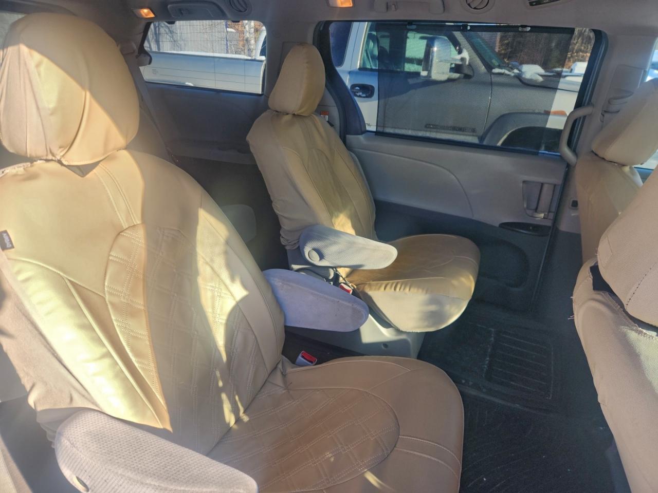 2017 TOYOTA SIENNA