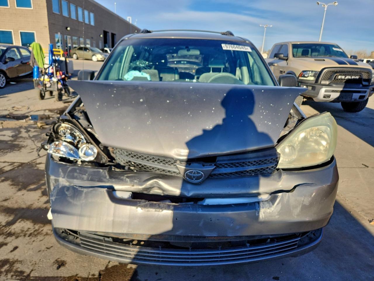 2004 TOYOTA SIENNA