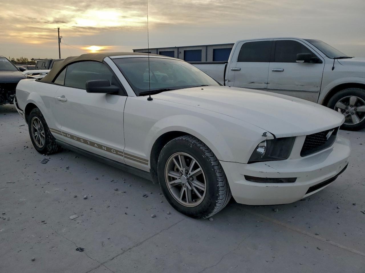 2005 FORD MUSTANG