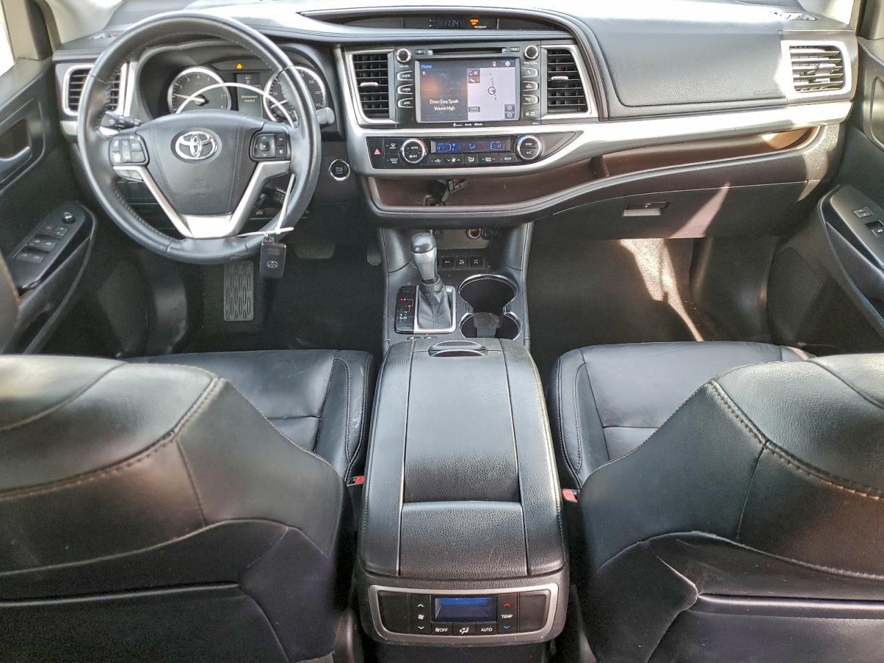 2016 TOYOTA HIGHLANDER