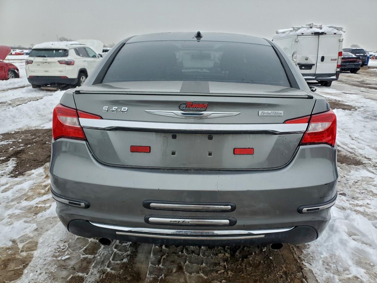2013 CHRYSLER 200