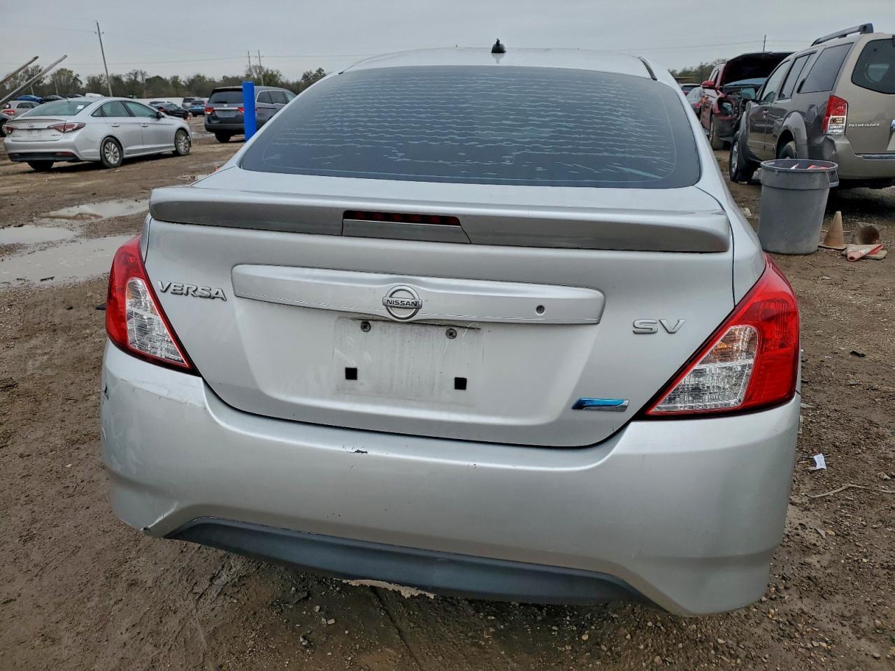 2016 NISSAN VERSA