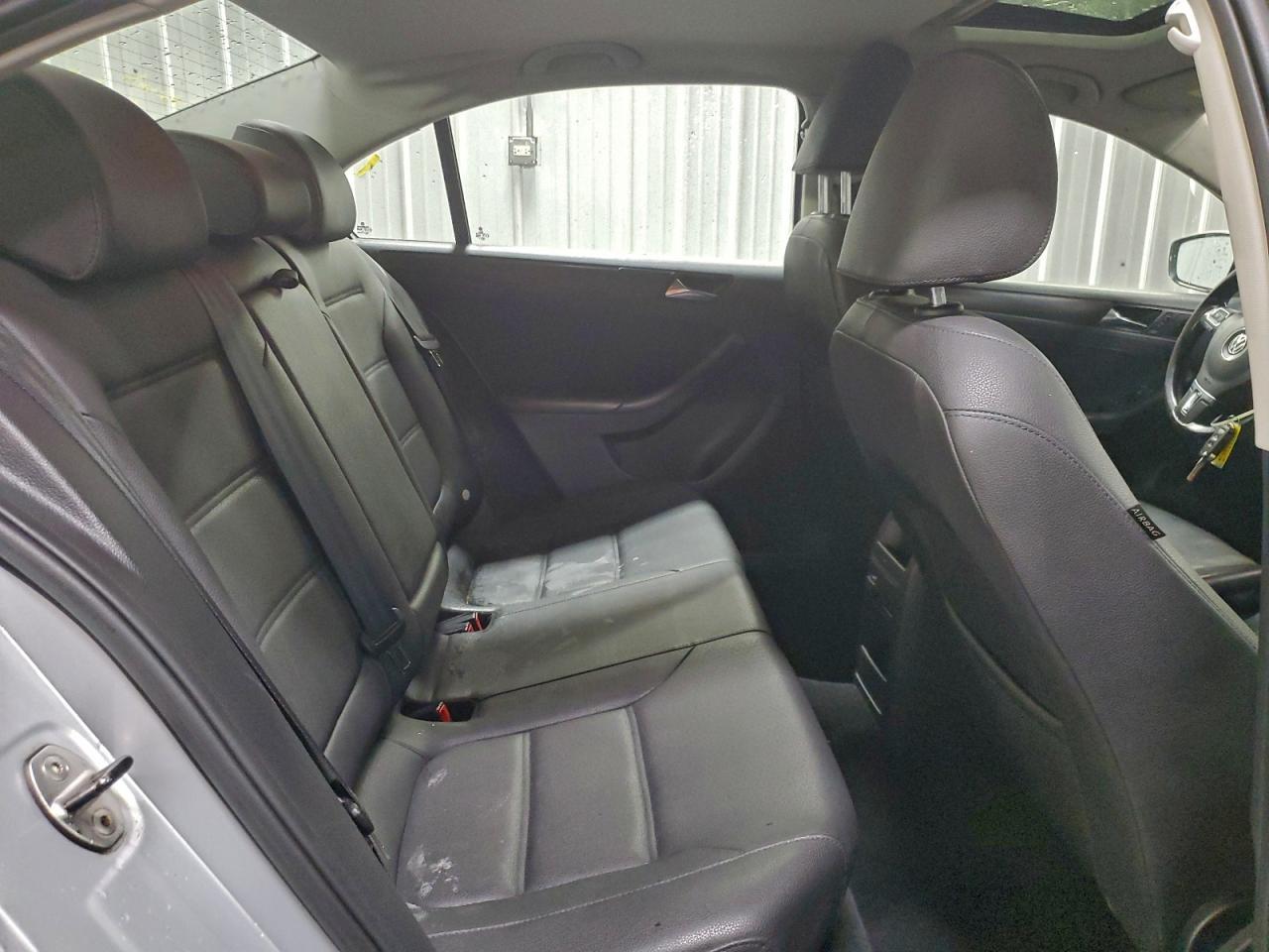 2011 VOLKSWAGEN JETTA