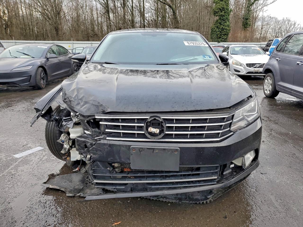 2016 VOLKSWAGEN Passat