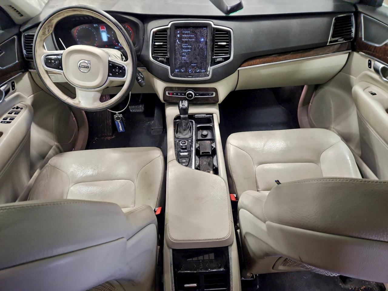 2016 VOLVO XC90