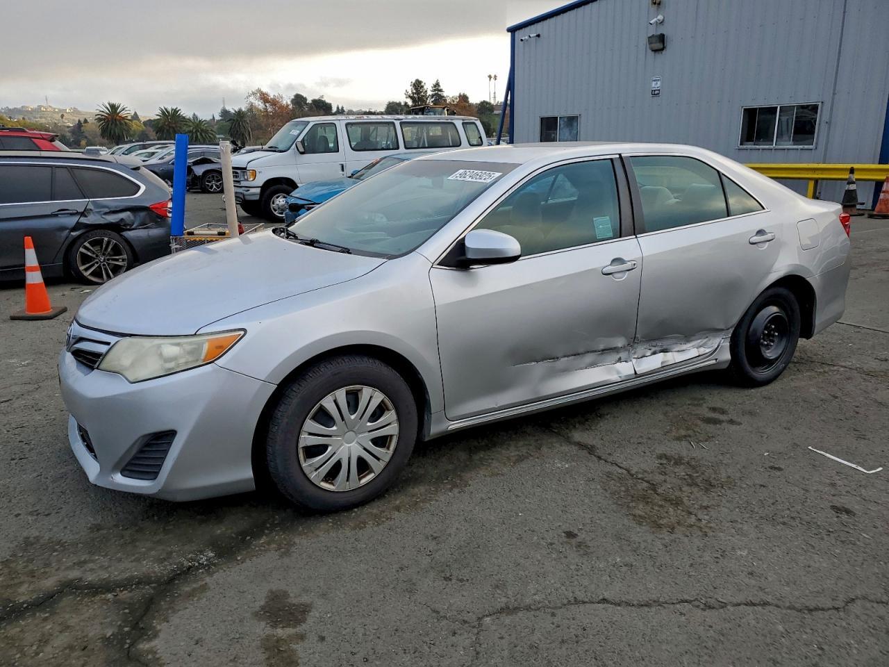 2013 TOYOTA CAMRY
