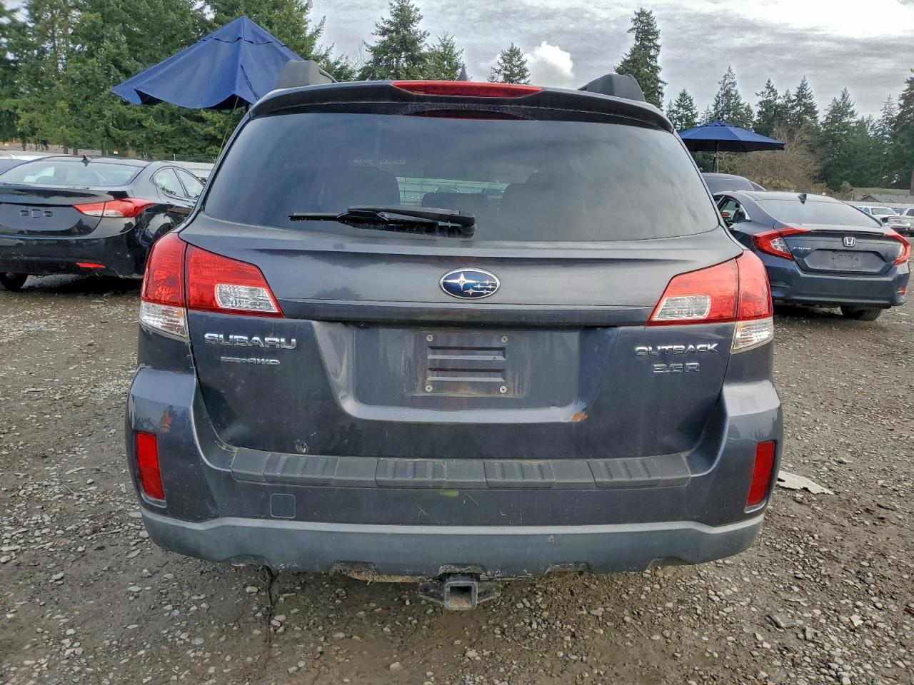 2011 SUBARU Outback