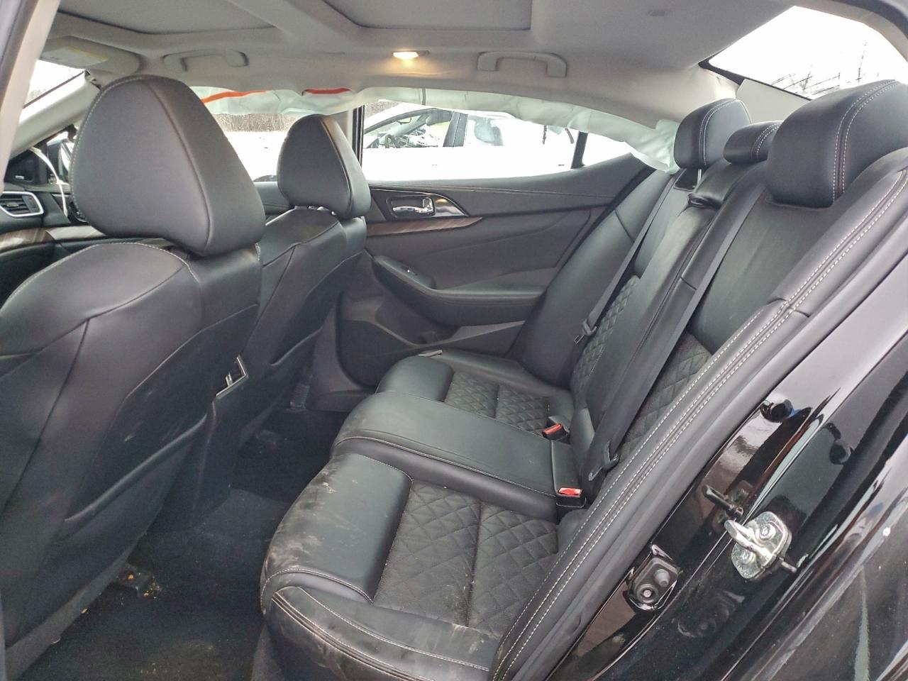 2017 NISSAN Maxima
