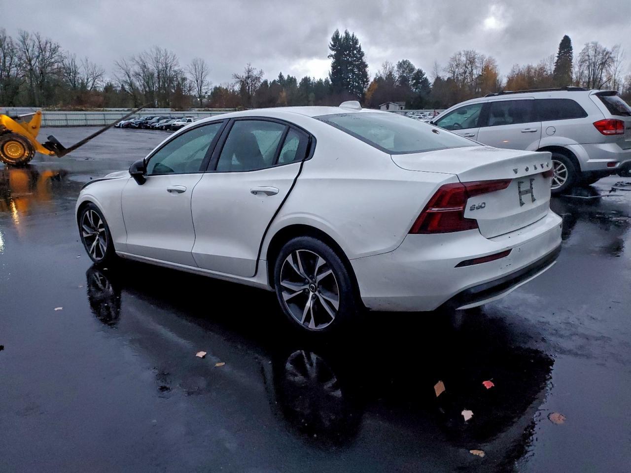 2024 VOLVO S60