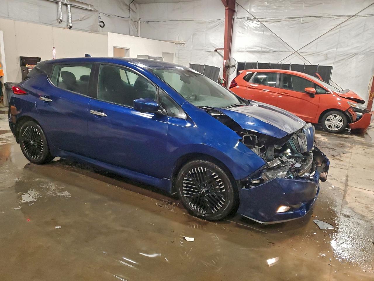2025 NISSAN LEAF