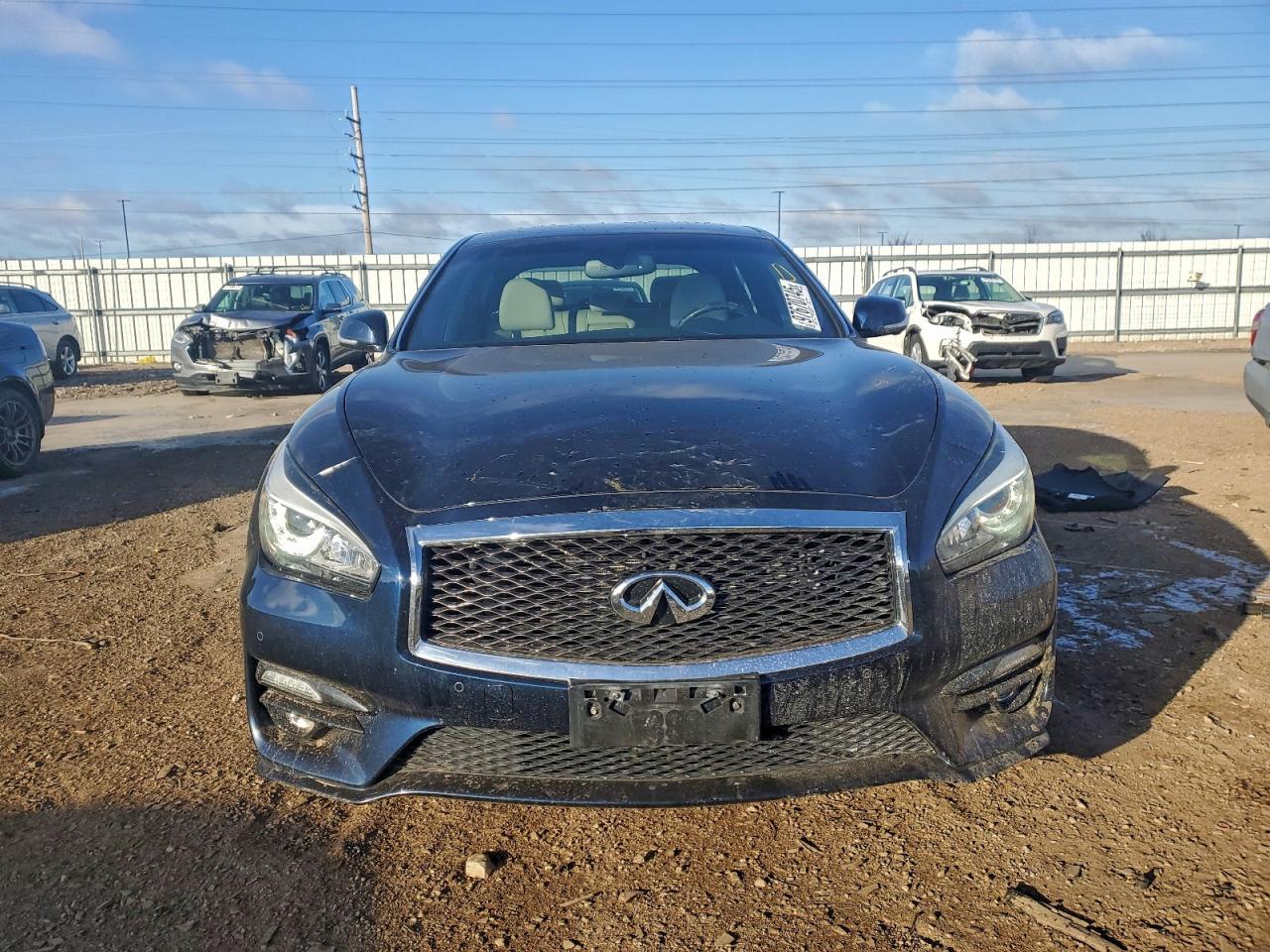 2016 INFINITI Q70