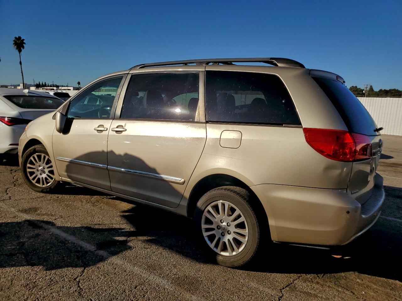 2009 TOYOTA SIENNA