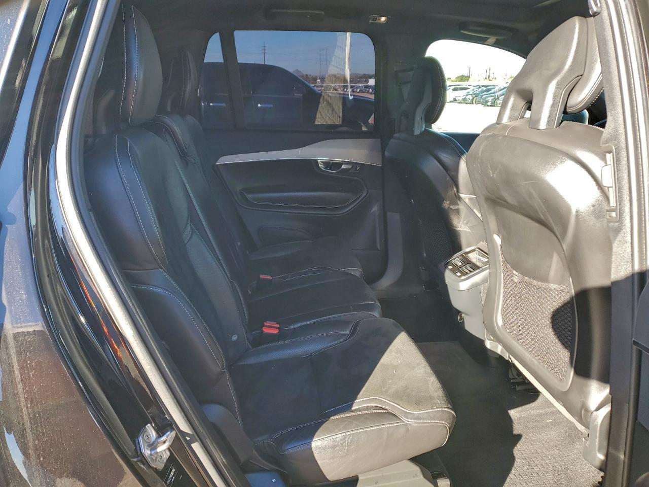 2016 VOLVO XC90