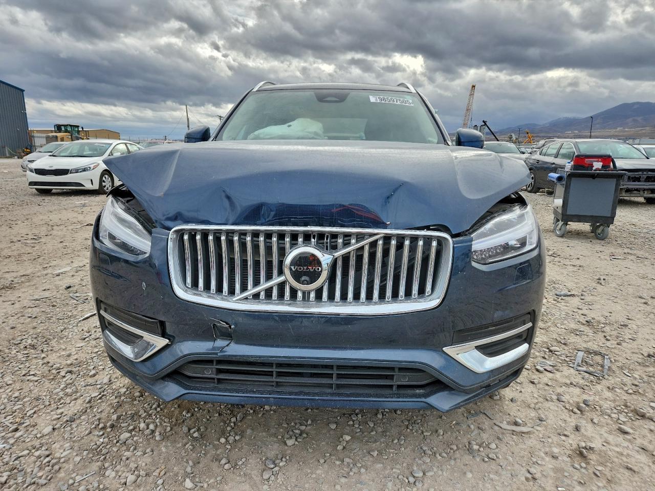 2024 VOLVO XC90