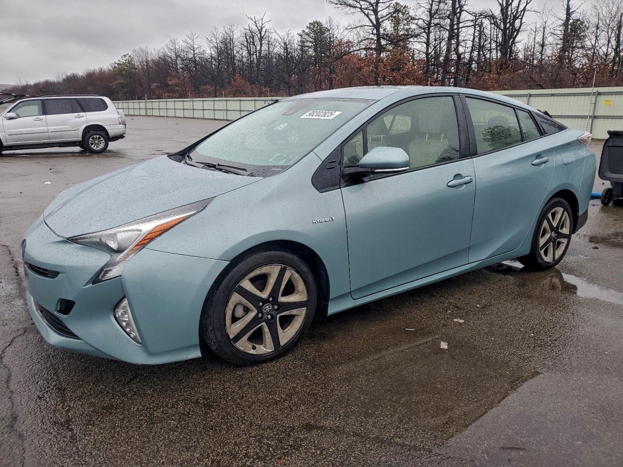 2016 TOYOTA PRIUS