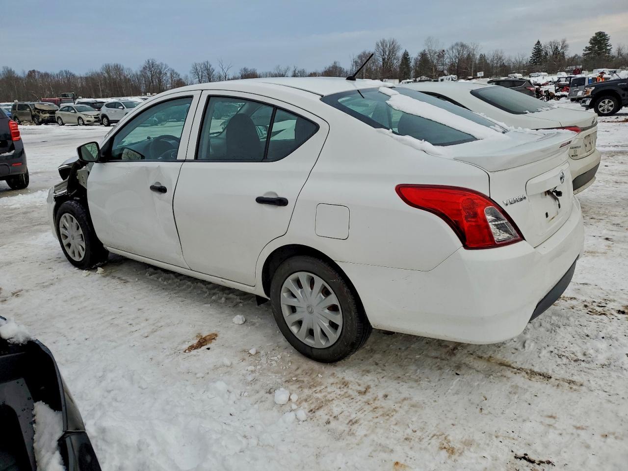 2017 NISSAN VERSA