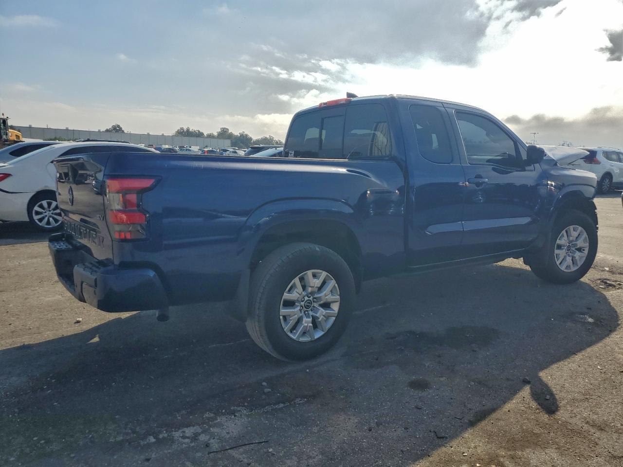 2022 NISSAN Frontier