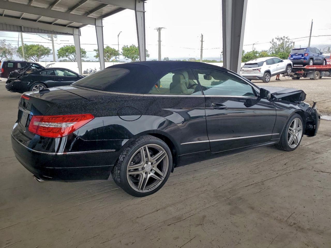 2011 MERCEDES-BENZ E-Class