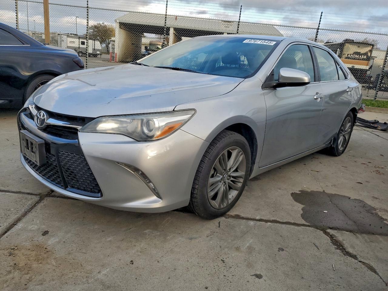 2017 TOYOTA CAMRY