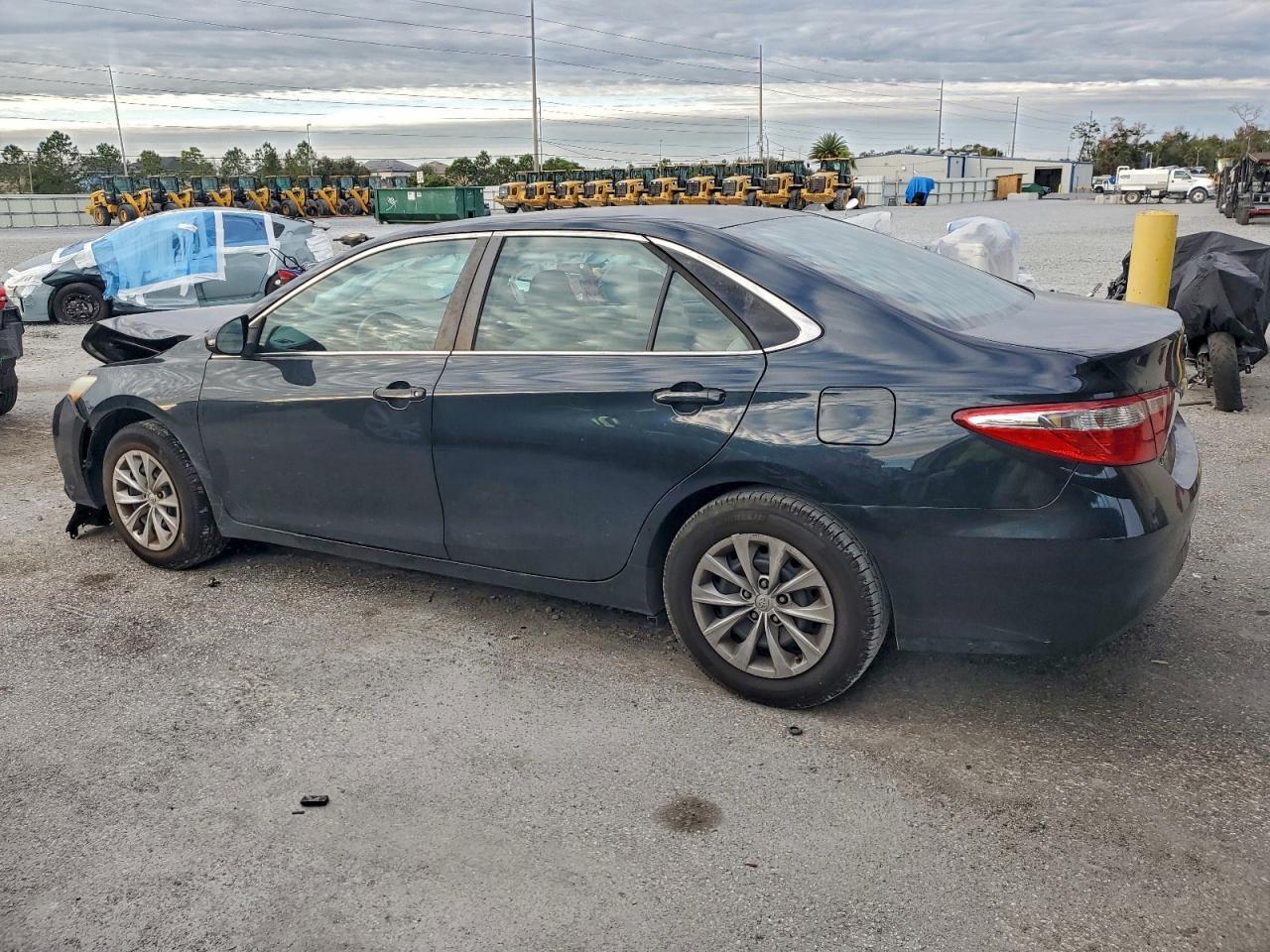 2016 TOYOTA CAMRY