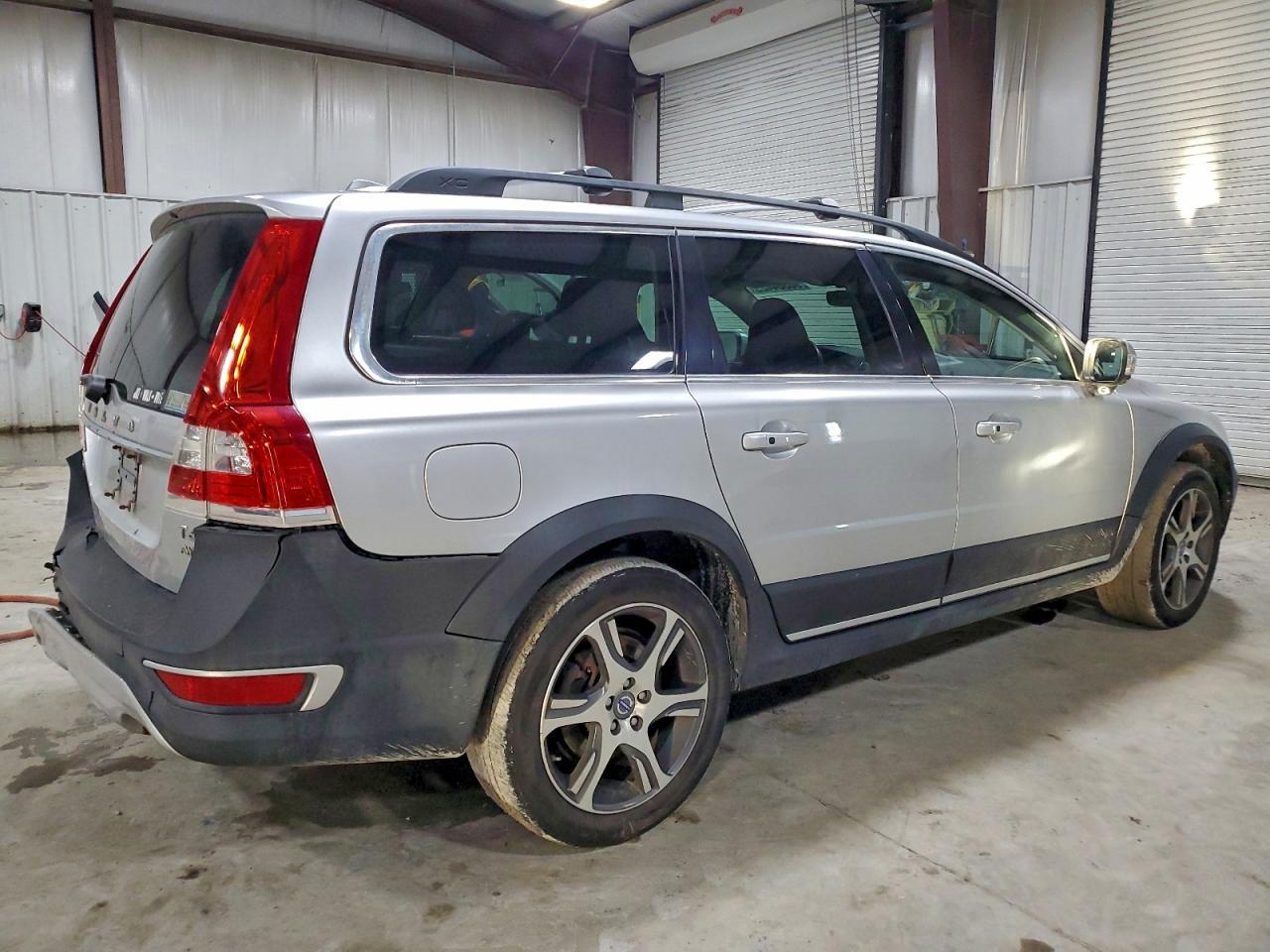 2015 VOLVO XC70