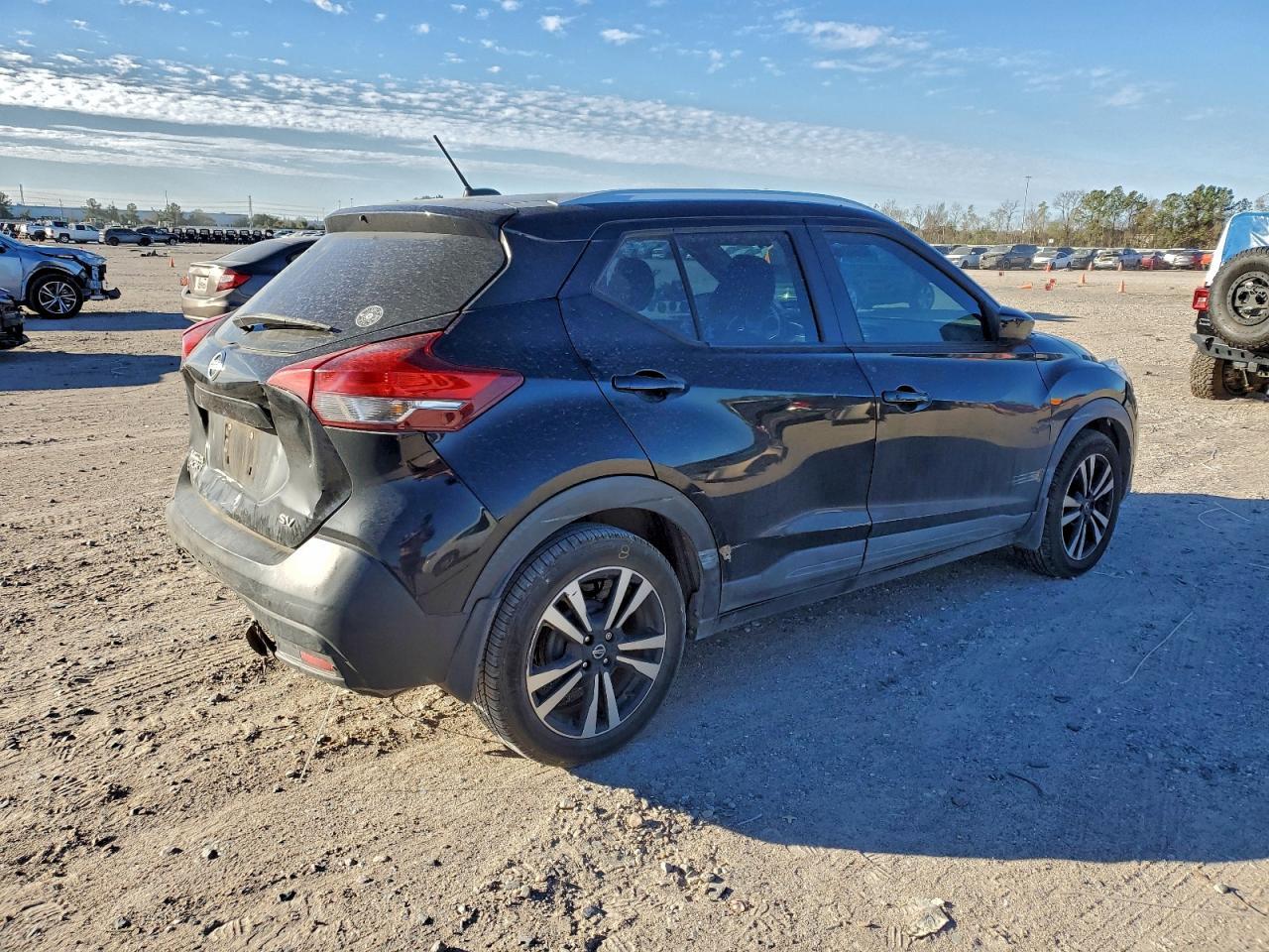 2018 NISSAN KICKS