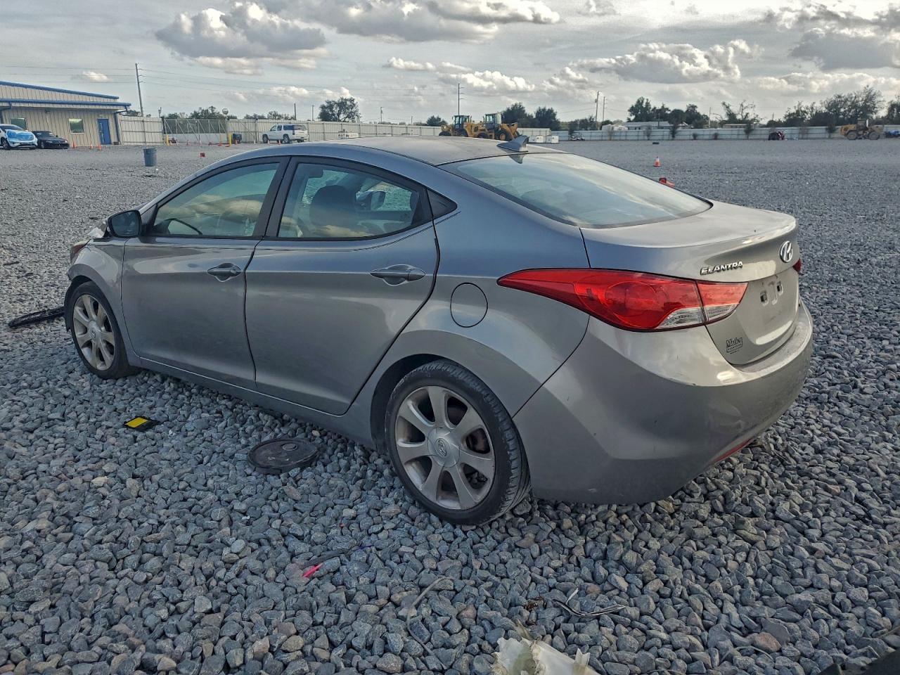 2011 HYUNDAI ELANTRA