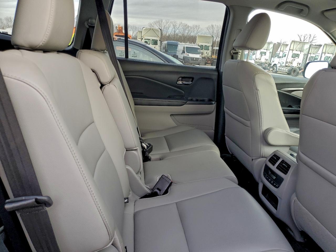 2016 HONDA PILOT