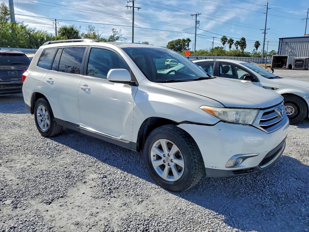 2011 TOYOTA HIGHLANDER