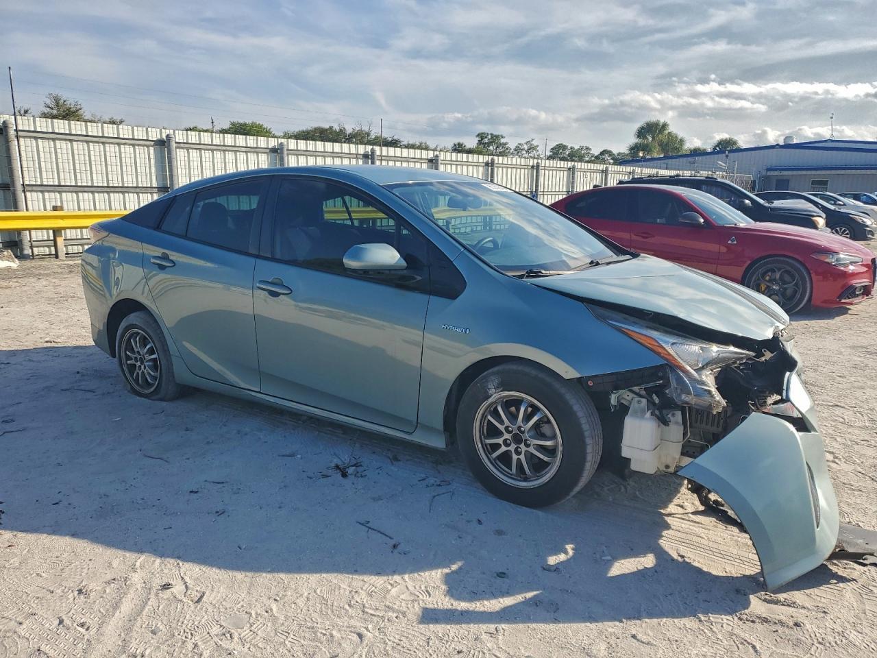 2016 TOYOTA PRIUS