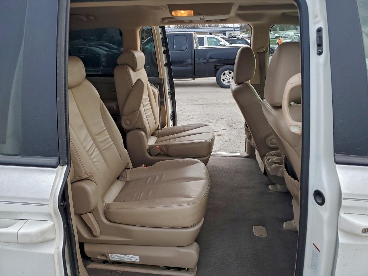 2008 KIA SEDONA