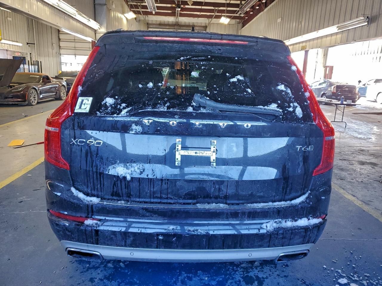 2021 VOLVO XC90
